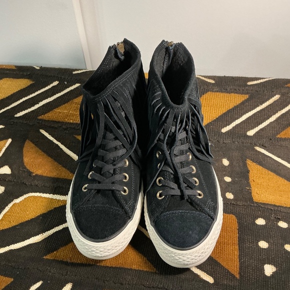 Converse - Picture 2 of 6